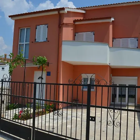 Family House Branka Peroj